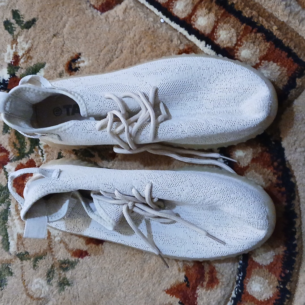 Woman shoes
